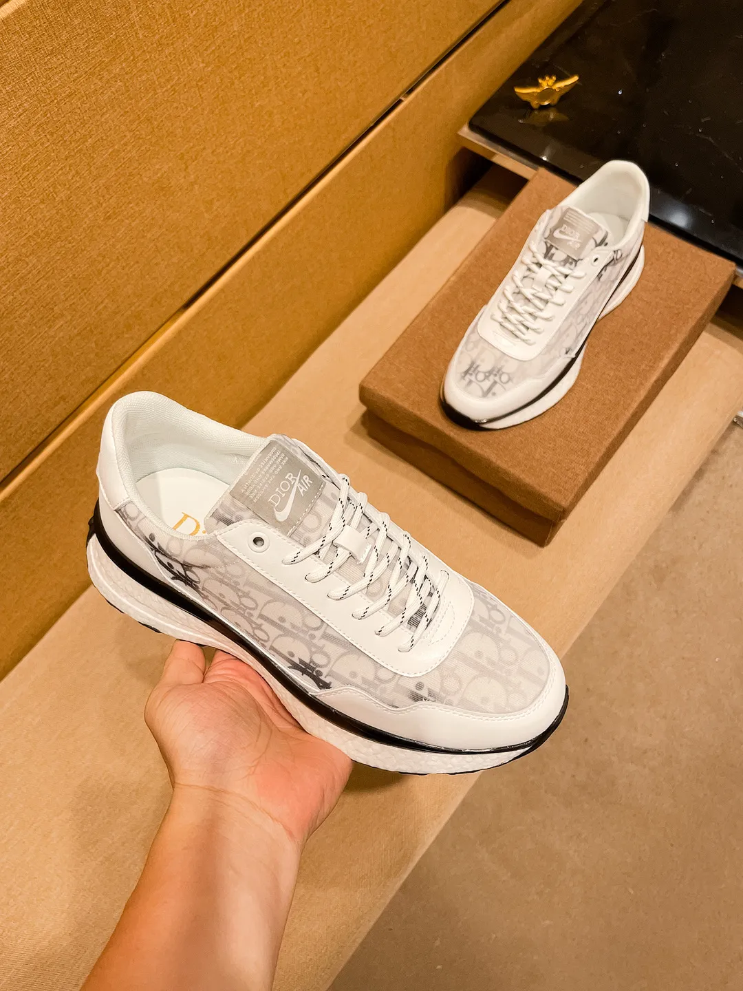 Men's shoes💰 460💰👍【Dior】🔥🔝High-end brand of men's shoes Official website 1:1 latest masterpiece: The upper is made of Italian imported first-layer cowhide🔥Official website original special technical cloth fabric matching🔥Original comfortable and breathable lining➕Original designated anti-slip outsole🔥Make walking more convenient and comfortable! An exclusive new model, a stunning work, a beautiful 1:1 replica [color] compared to the official quality! Create a fashionable personality to set off your uniqueness! A must-have for trendy men! 🔥, sizes: 38-44. color:.     2⃣️colors available🔥